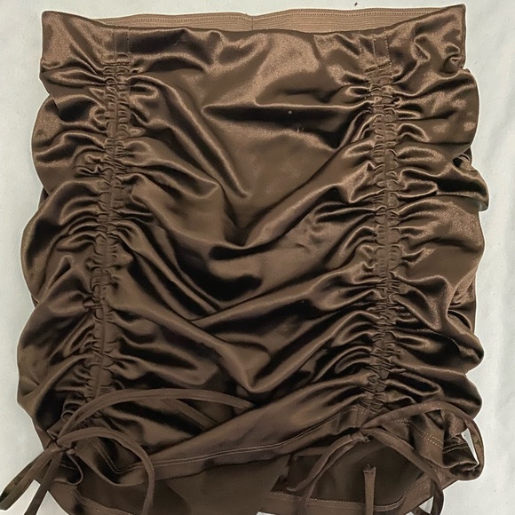 Brown satin skirt - Picture 1 of 2
